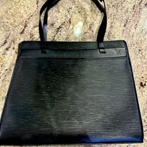 Authentic Louis Vuitton EPI Leather Croisette PM Black